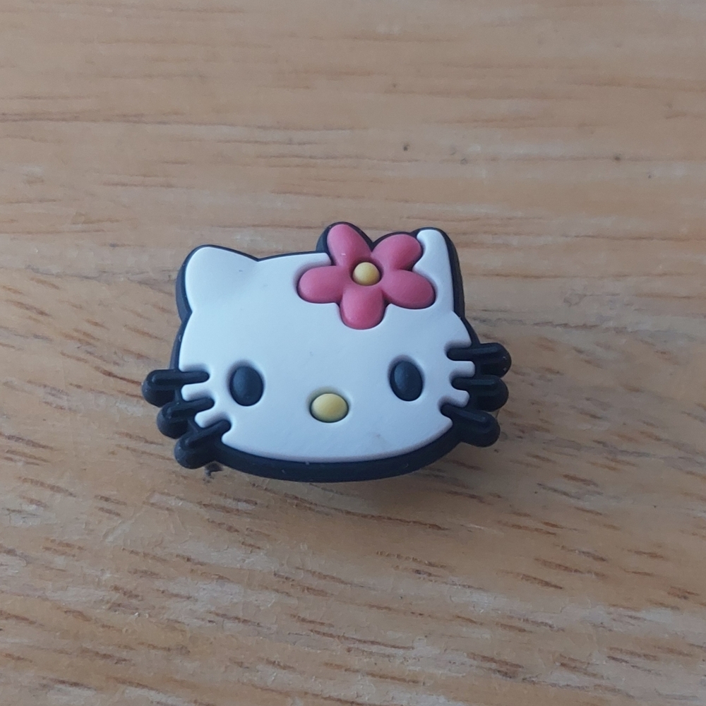 🌷3/$20🌷NWOT Pair of New Hello Kitty Jibbitz (for Crocs) - Picture 3 of 4